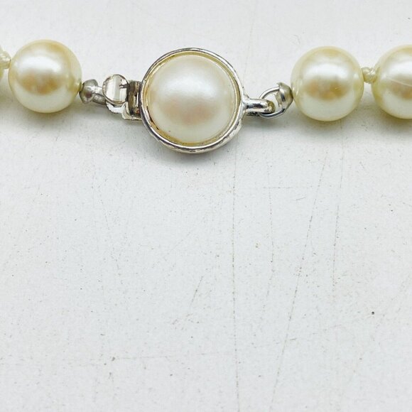 Vintage Simulated Pearl Necklace Silver Tone Hidden Clasp Bridal Wedding Promise - Picture 3 of 7
